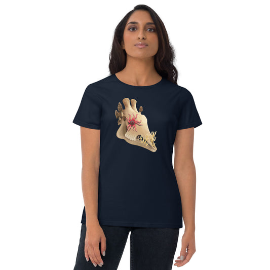 Fungal Giraffe Skull - Women's Short Sleeve T-Shirt